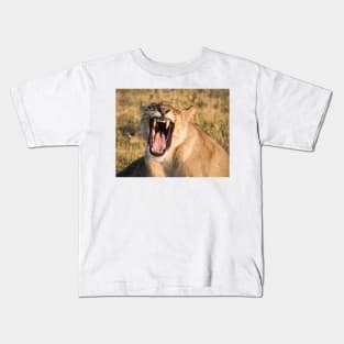 Lioness Bares Her Teeth Kids T-Shirt